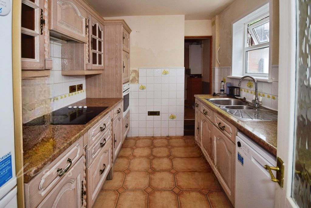 Property photo 2 of 11 Herman Kitchen