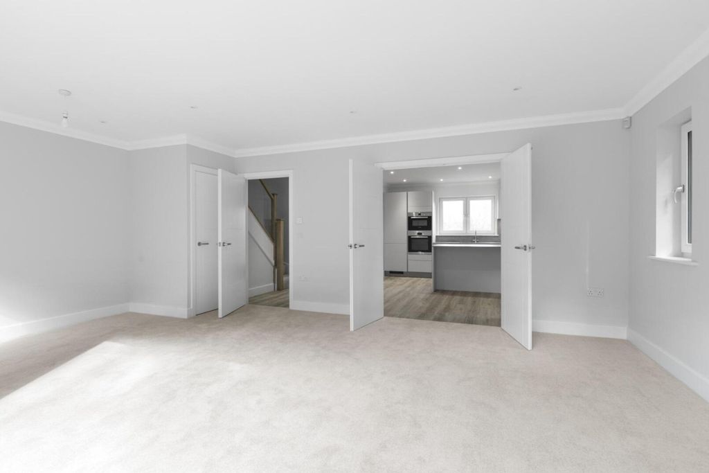 Property photo 3 of 14 Living Room