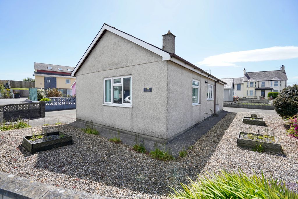 Property photo 2 of 14 Ardd | Garden