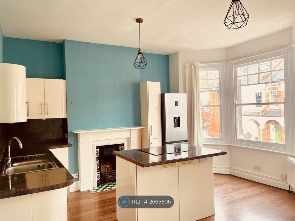 Property photo 1 of 8 Kitchen Diner