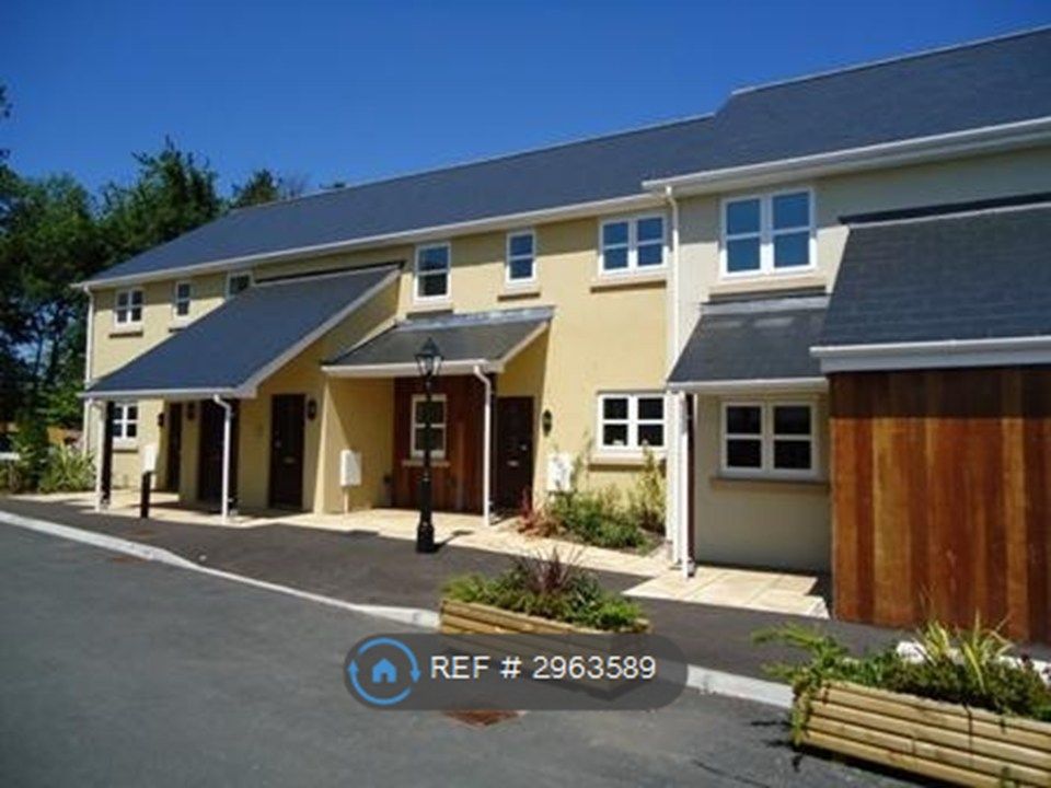 Property photo 1 of 8 Exterior