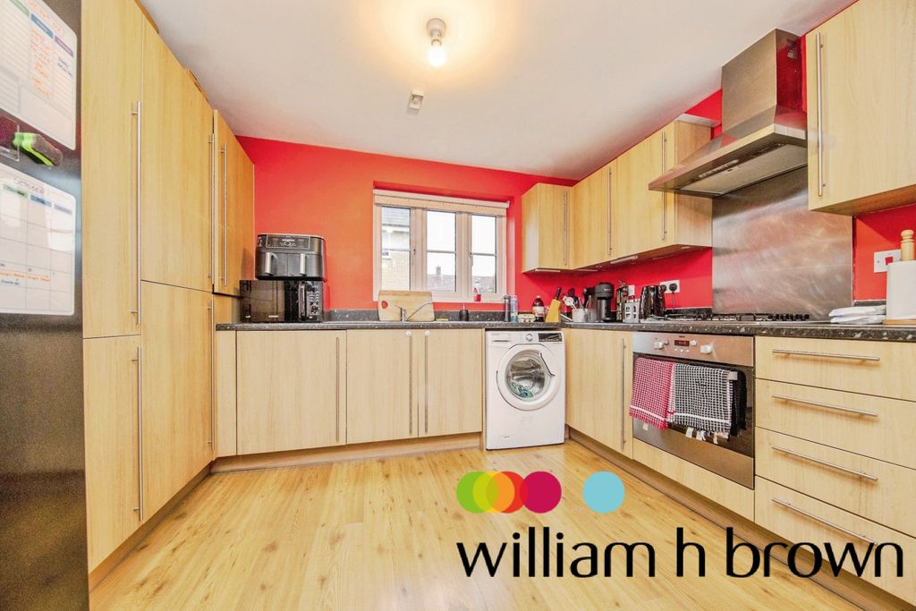 Property photo 3 of 9 Kitchen