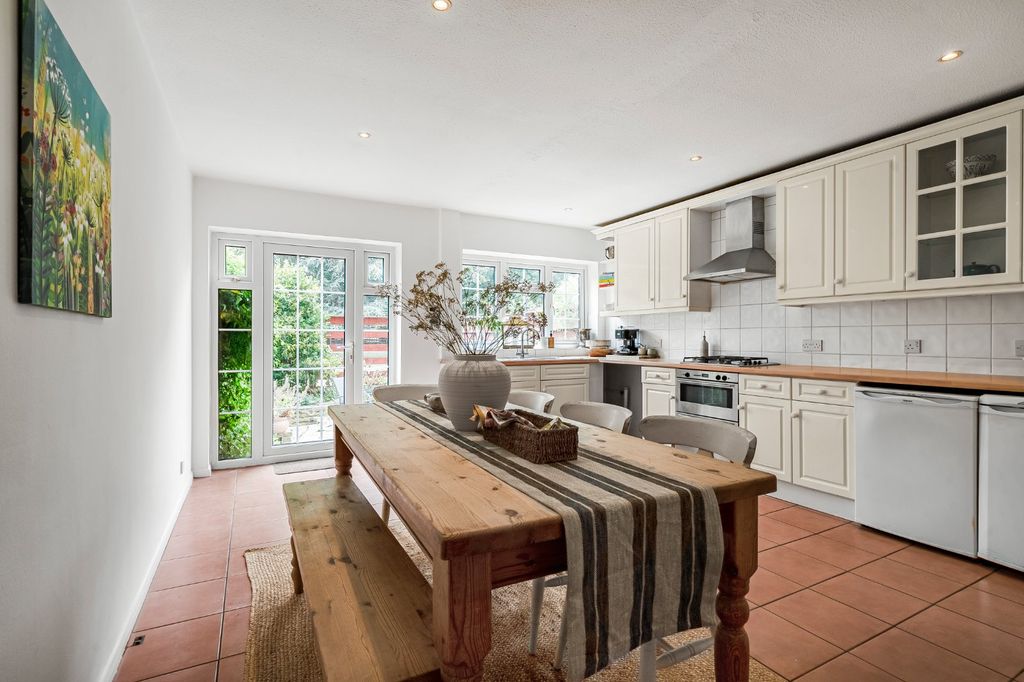 Property photo 3 of 14 Kitchen