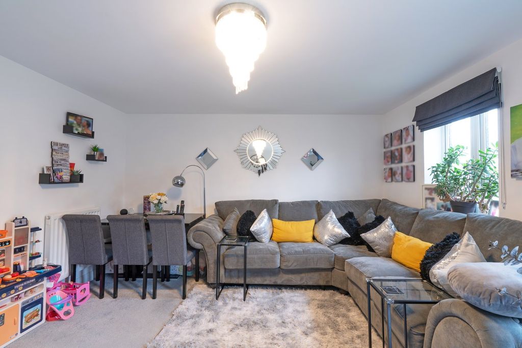 Property photo 3 of 14