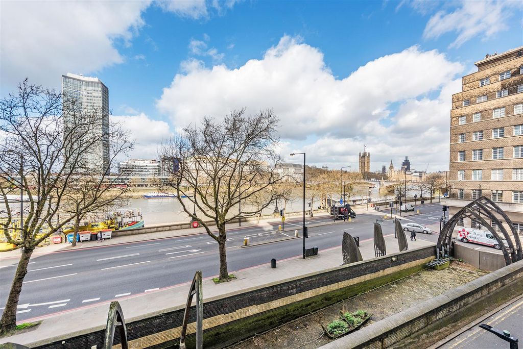 Property photo 1 of 12 Reception