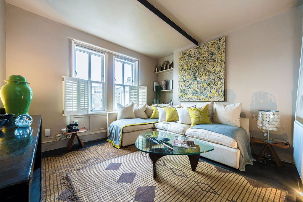 Property photo 2 of 8