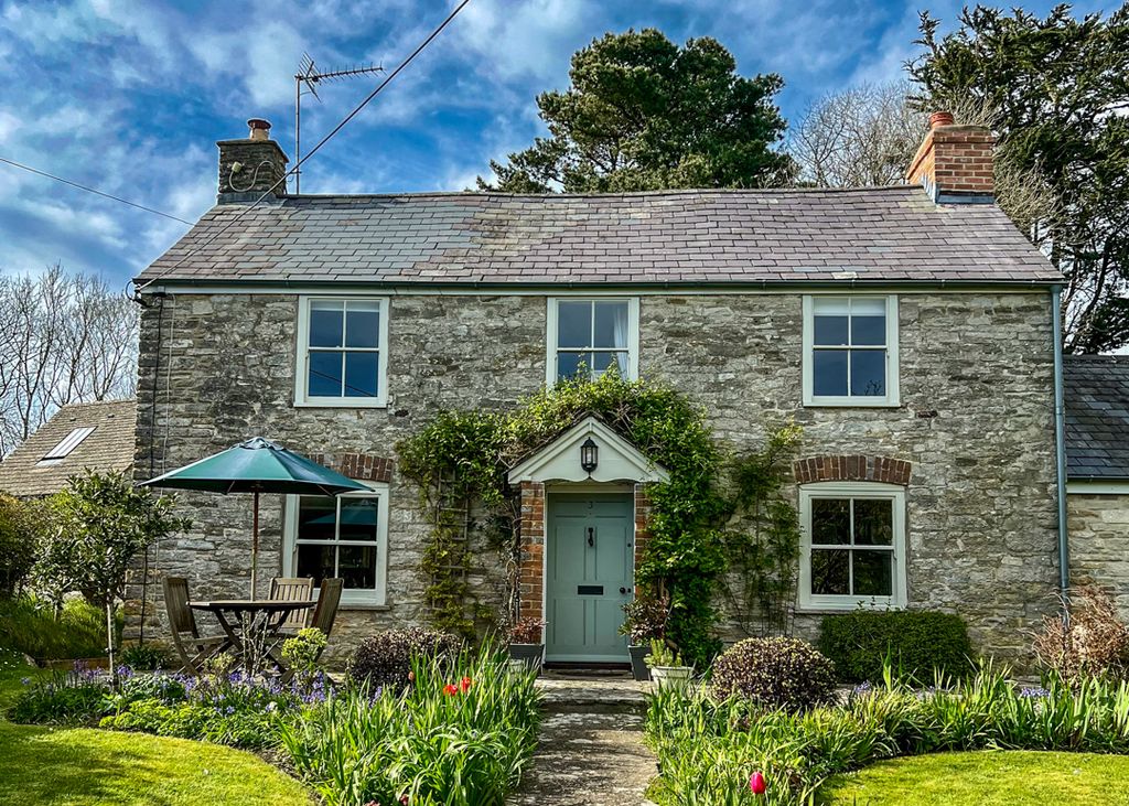 Property photo 1 of 26 Fossil Cottage