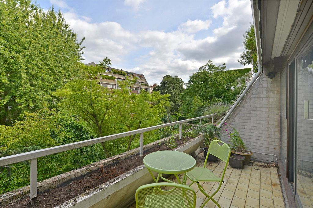 Property photo 2 of 6