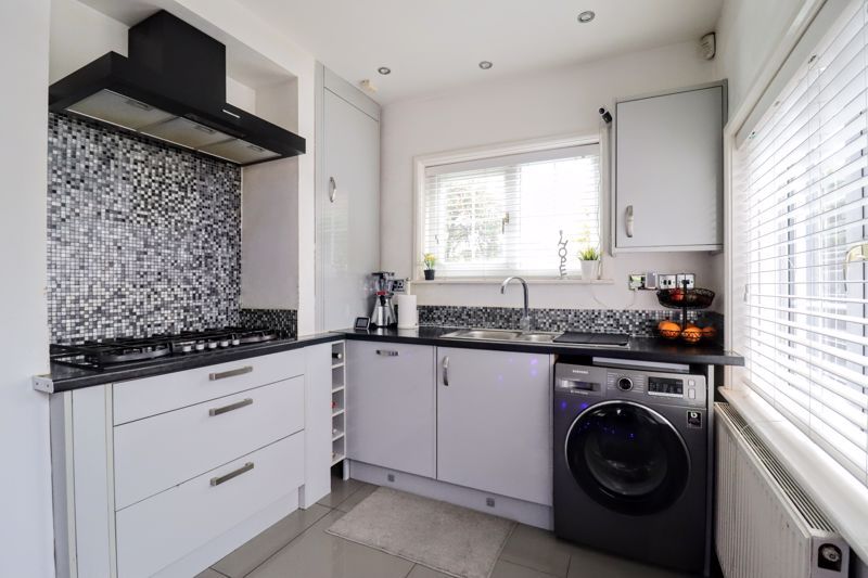 Property photo 3 of 25 Kitchen