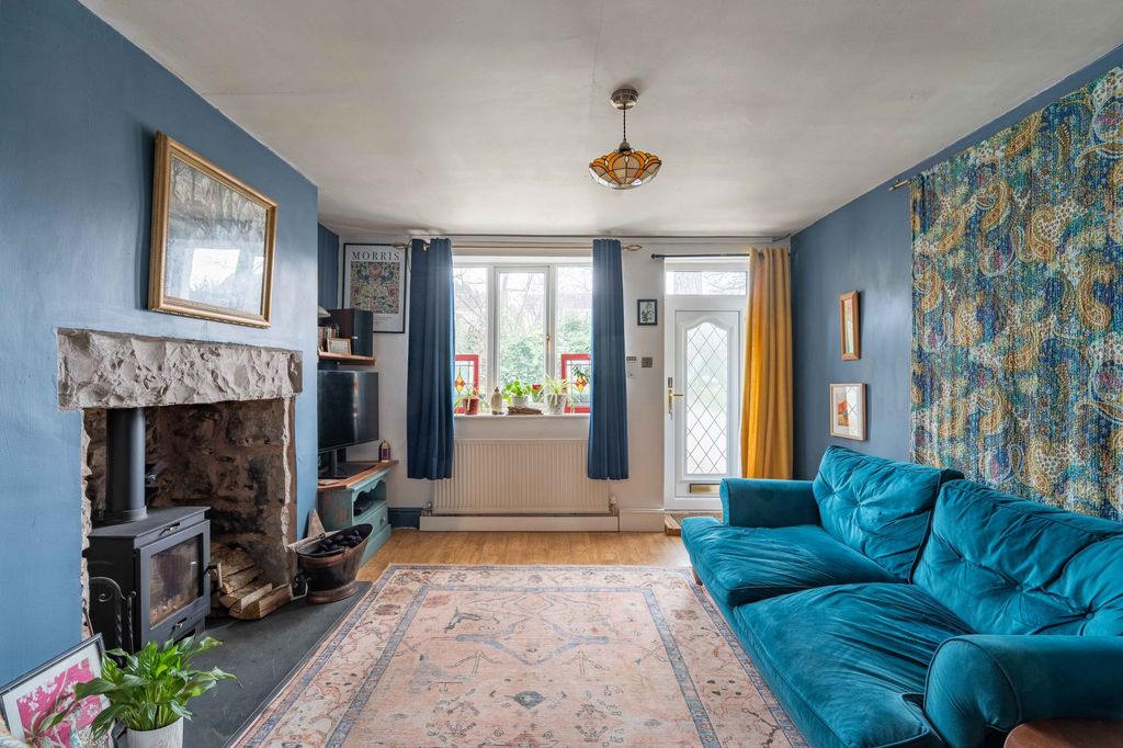 Property photo 2 of 8