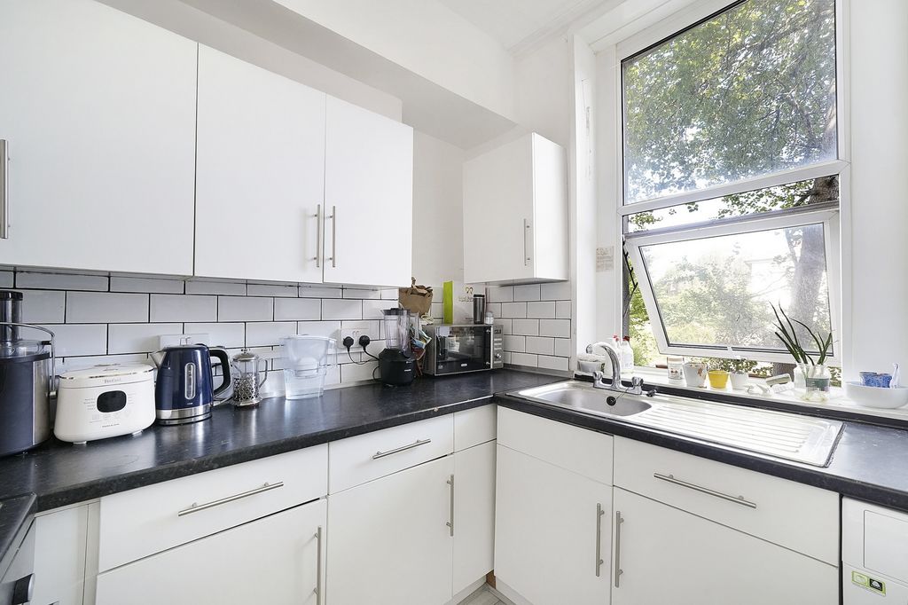 Property photo 3 of 13 Kitchen