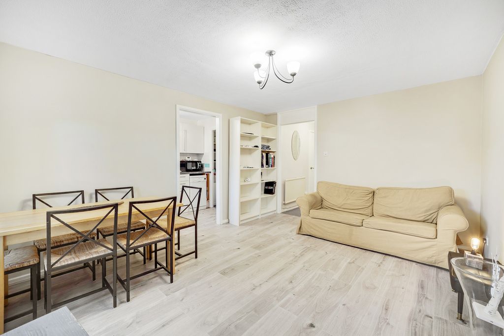 Property photo 2 of 6