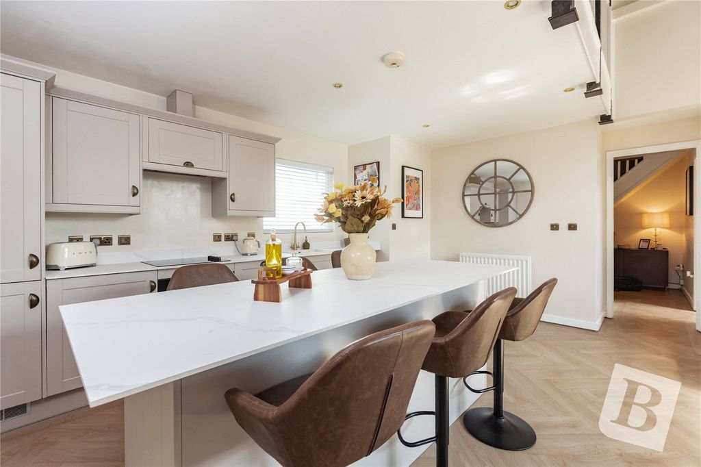 Property photo 1 of 20 Kitchen