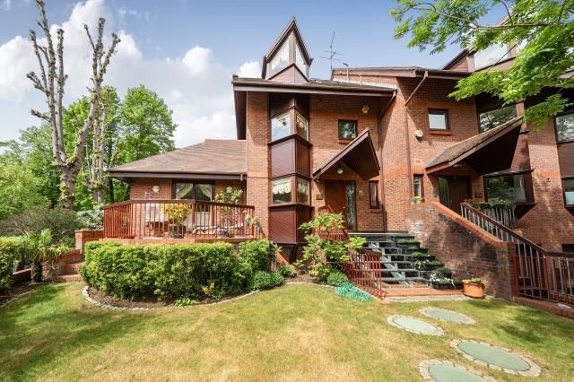 Property photo 1 of 11 Front