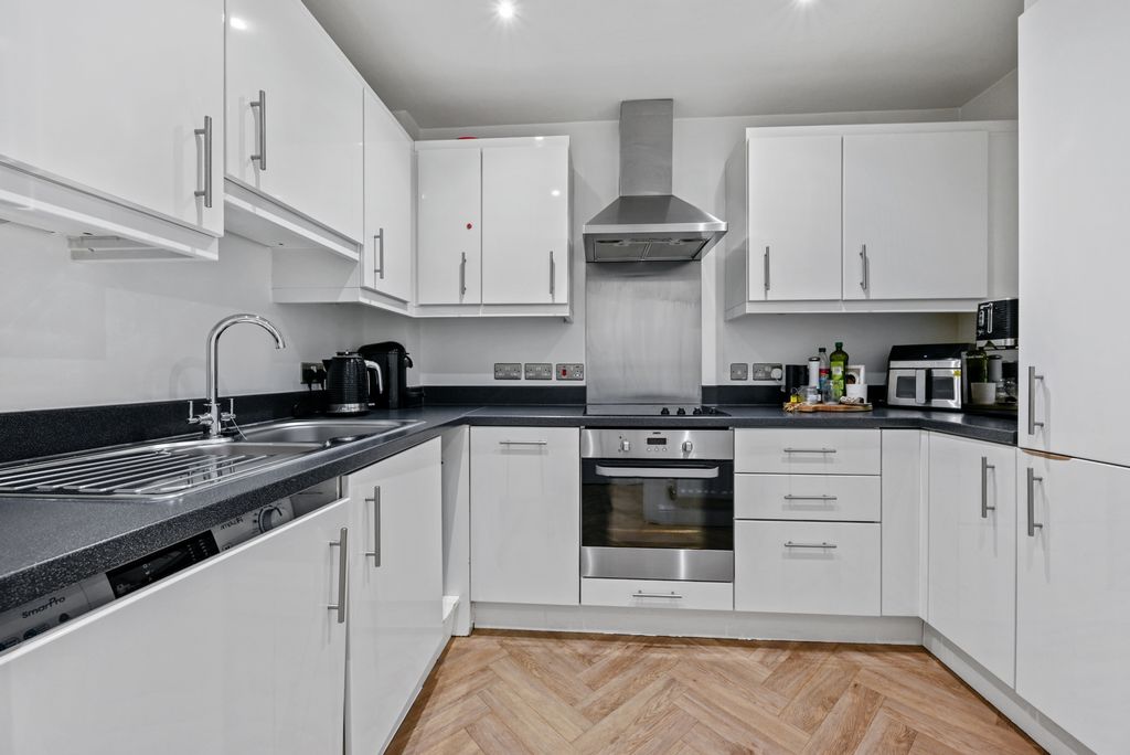 Property photo 2 of 13 Photo 10