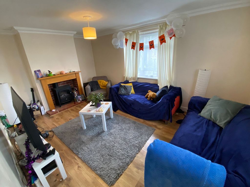 Property photo 2 of 11