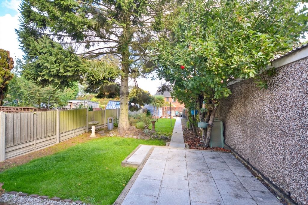 Property photo 2 of 23