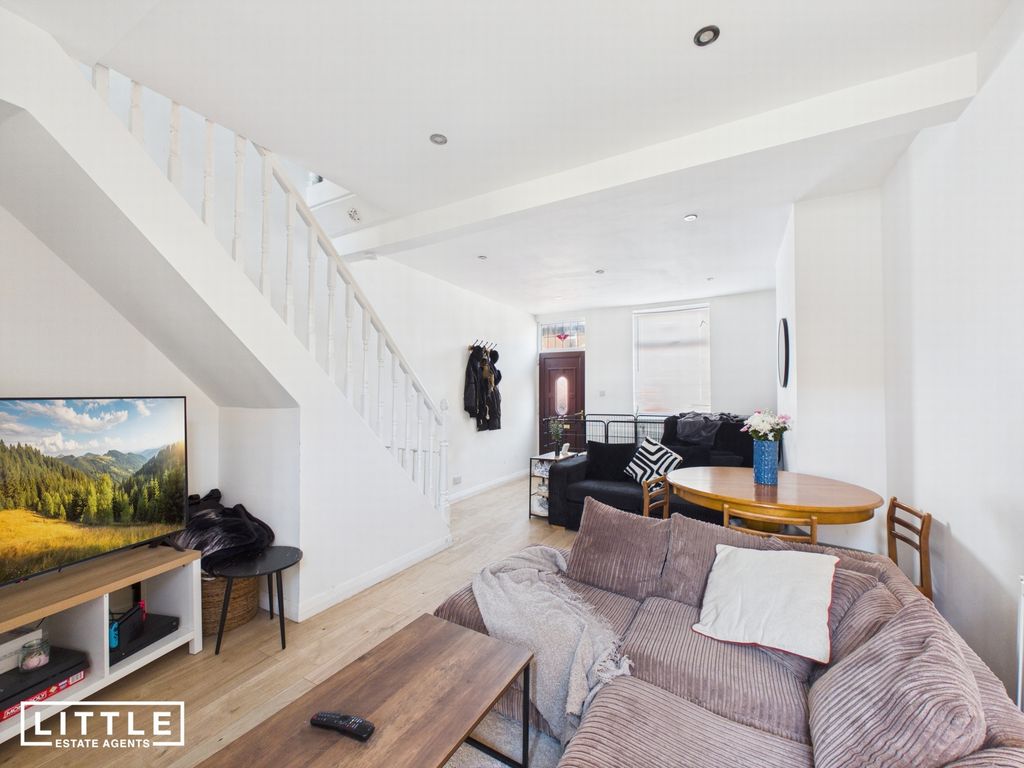 Property photo 2 of 17 Photo 16