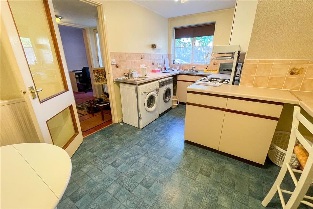 Property photo 3 of 11