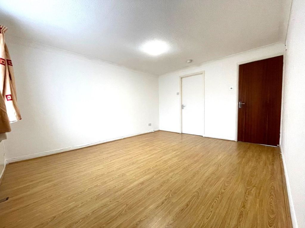 Property photo 2 of 5 Gallery