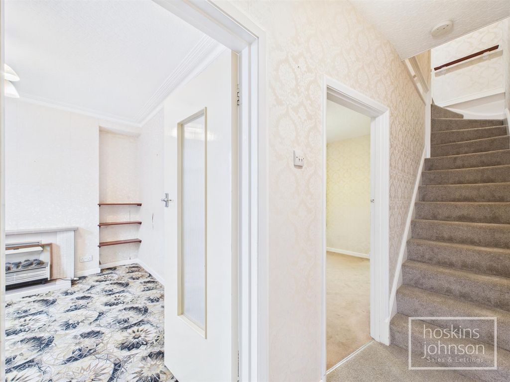 Property photo 2 of 18 Hallway