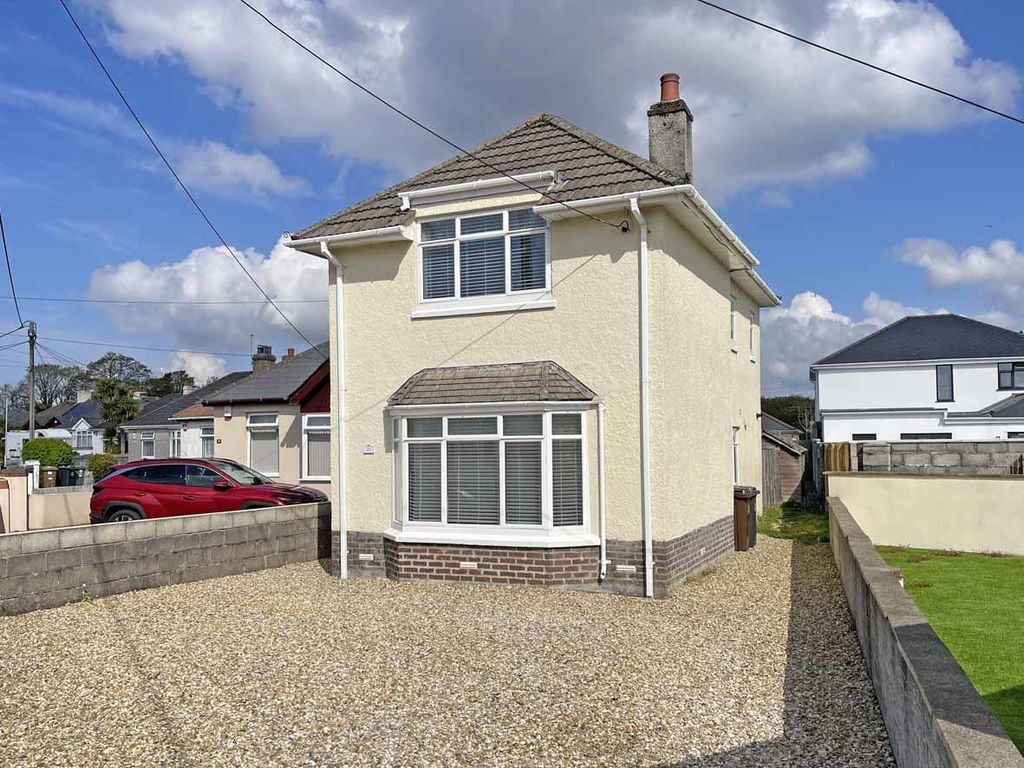Property photo 1 of 12 Bowden Park Road 21 Front.Jpg