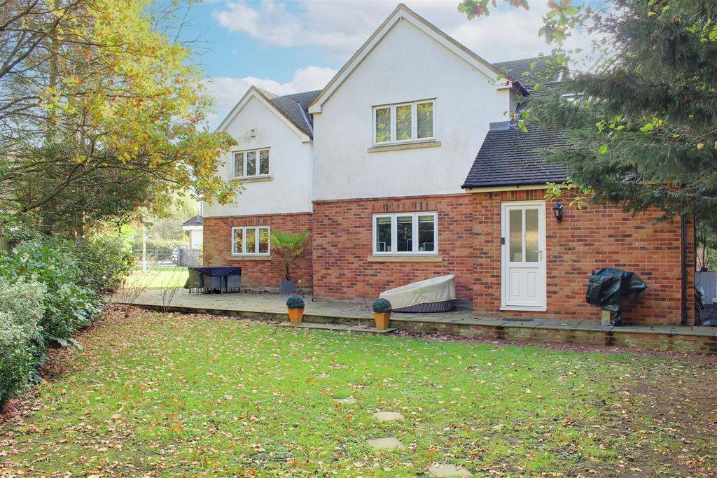 Additional image 10 of 5 bed detached house for salePeplins Way, Brookmans Park AL9