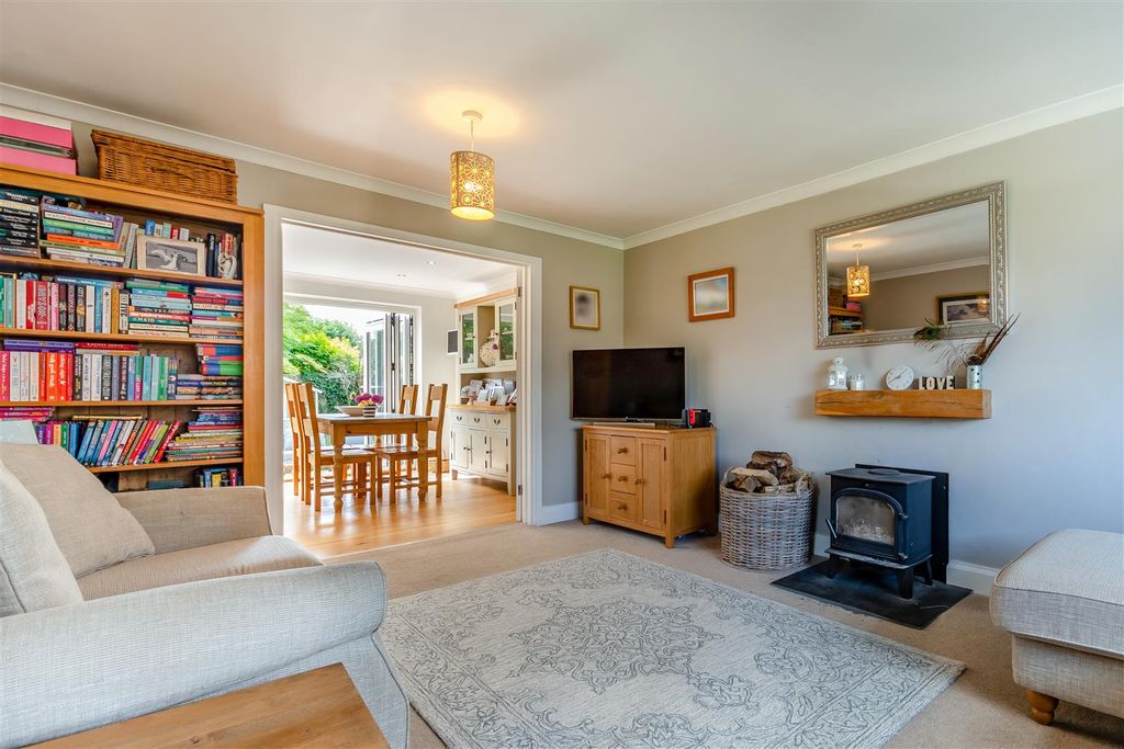 Property photo 3 of 35