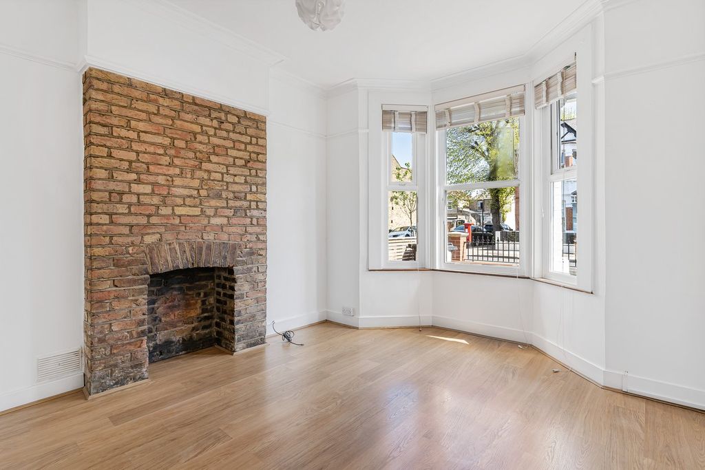 Property photo 2 of 14