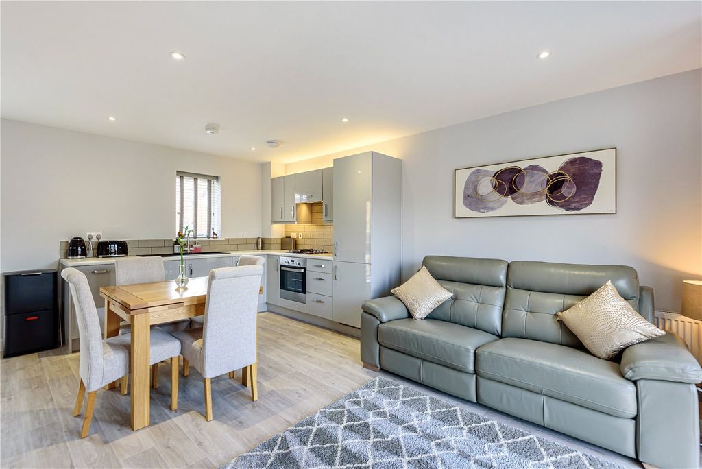 Property photo 2 of 13 Picture No. 24