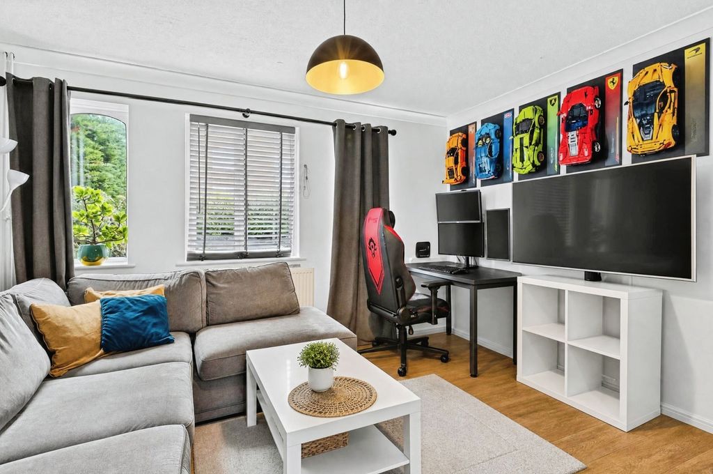 Property photo 3 of 15 Pbox-Img.Jpg