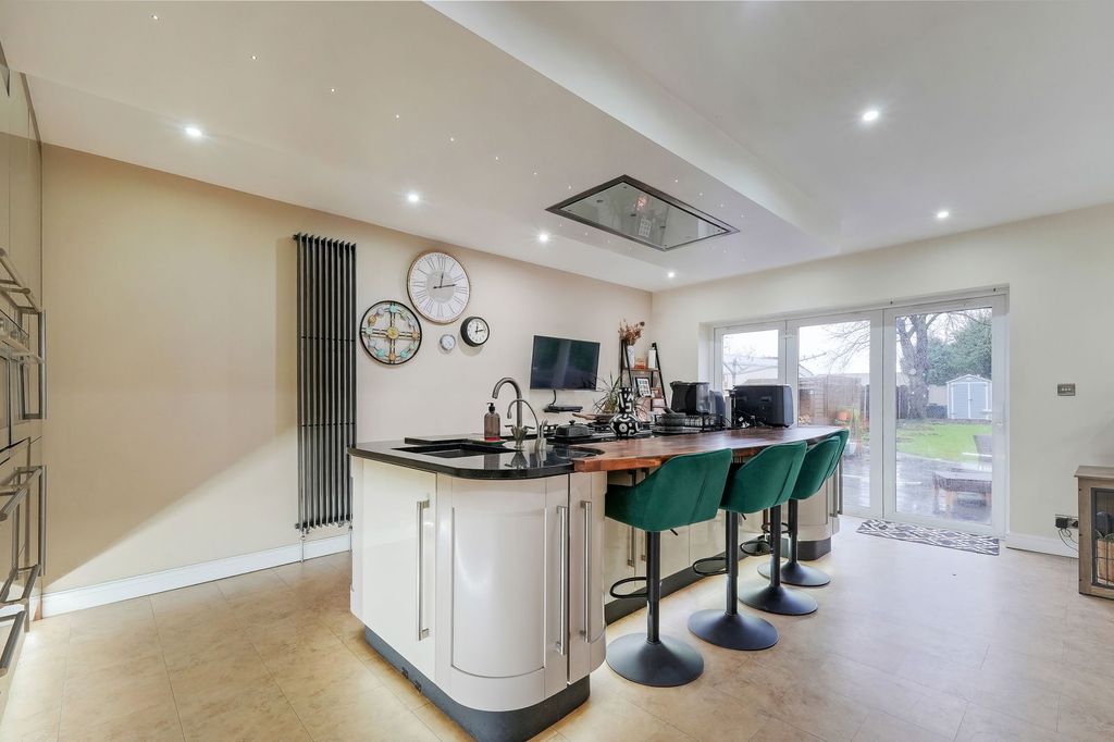 Property photo 2 of 49