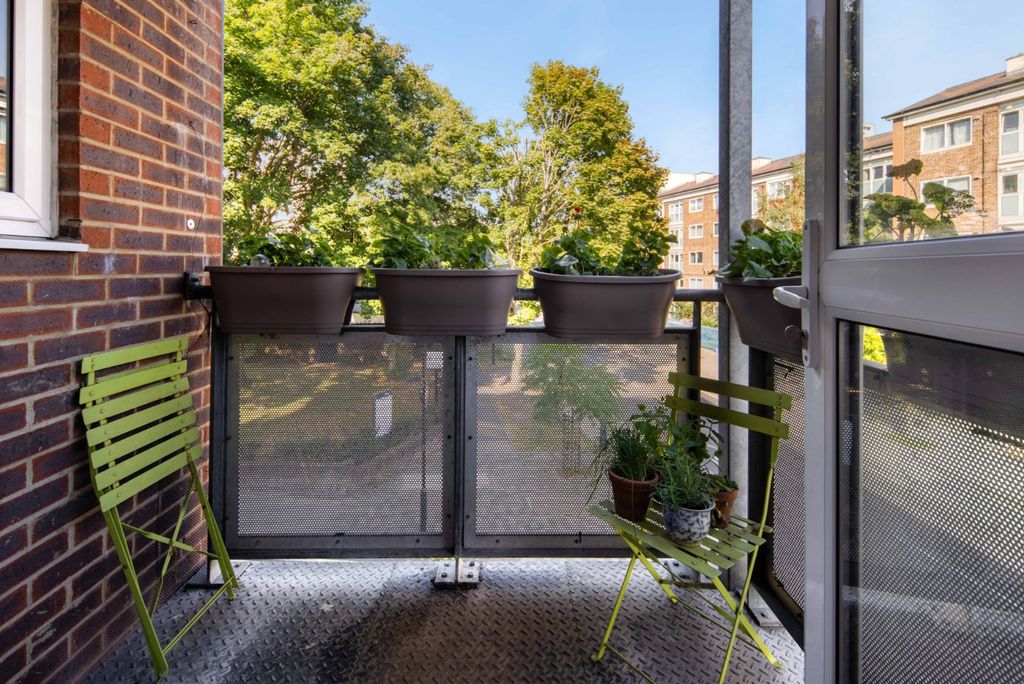 Property photo 3 of 14 Balcony