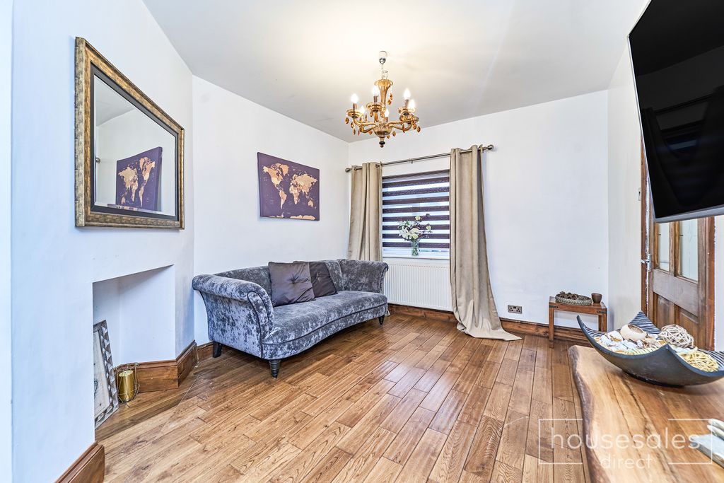 Property photo 3 of 17