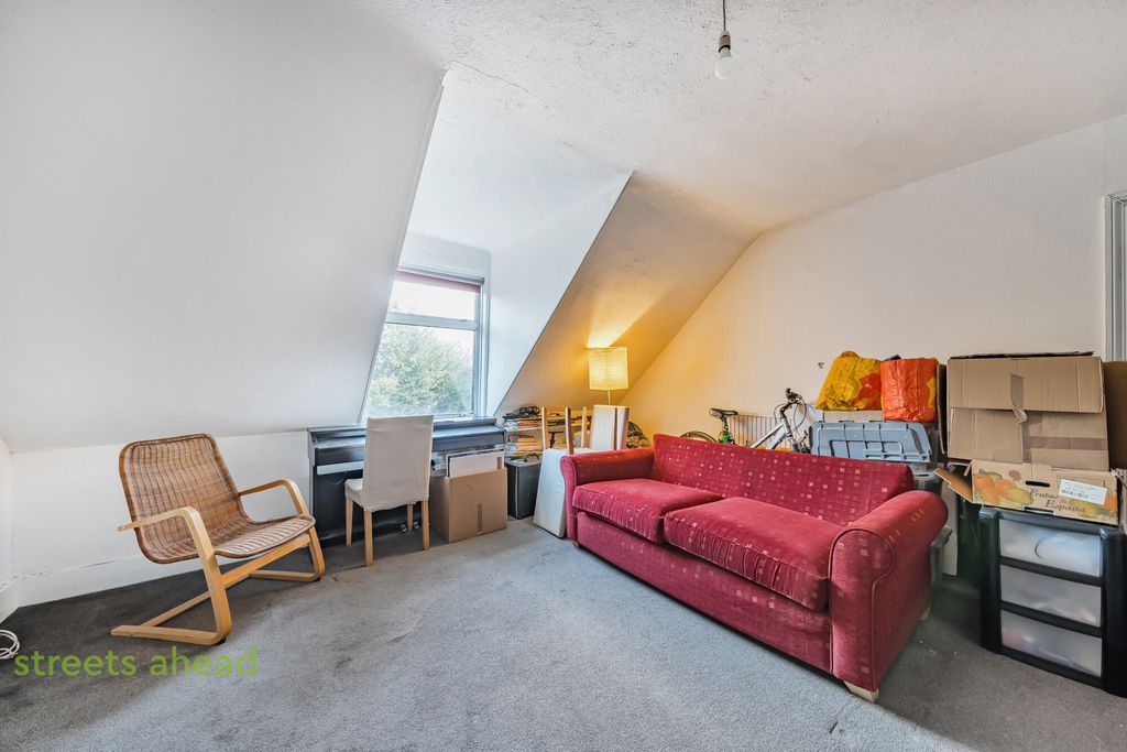 Property photo 1 of 13 03E52ba0-915d-4E7...