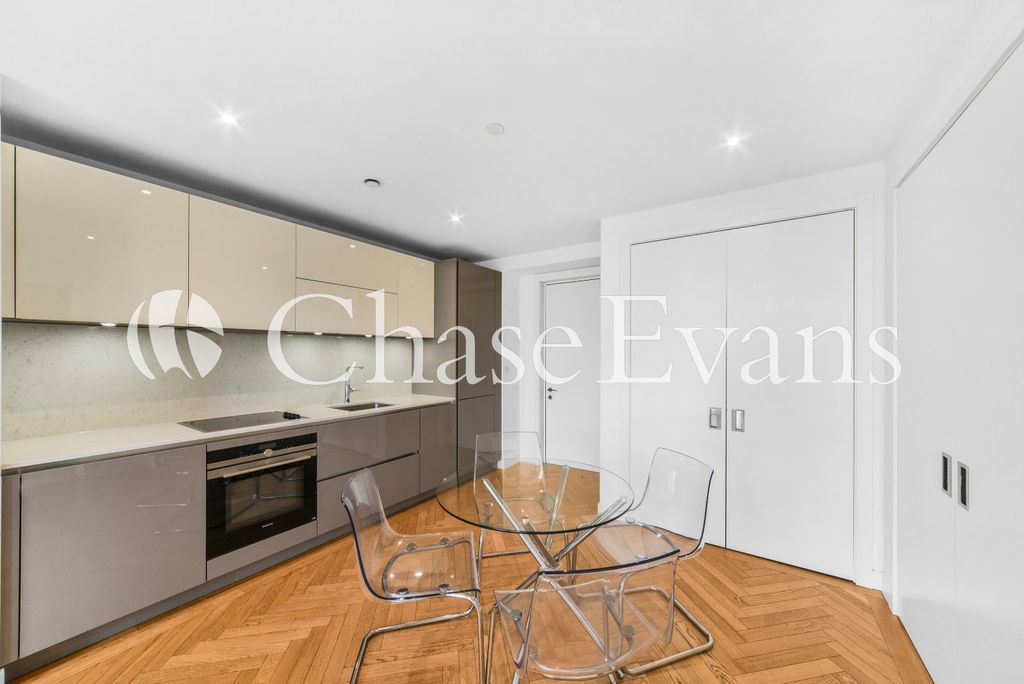 Property photo 3 of 17 Kichen