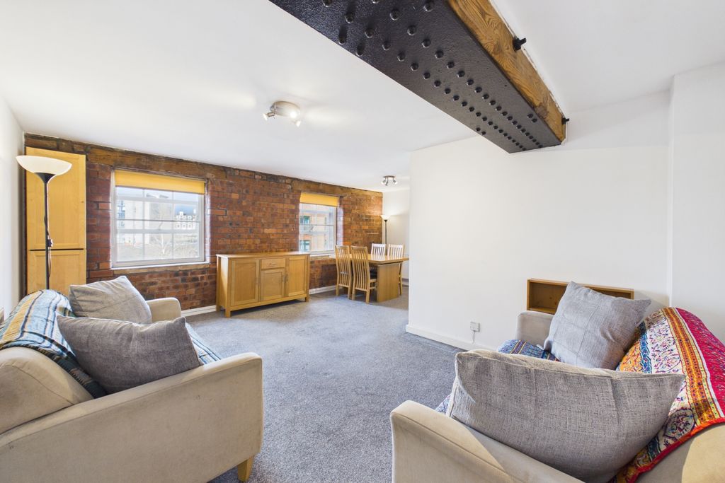 Property photo 2 of 21 Living Room