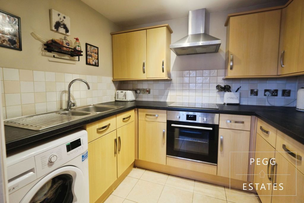 Property photo 2 of 10