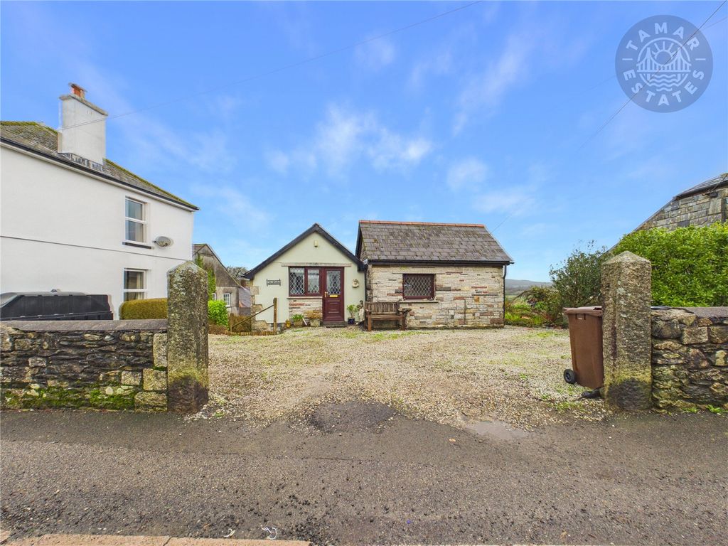 Property photo 2 of 26 Parking