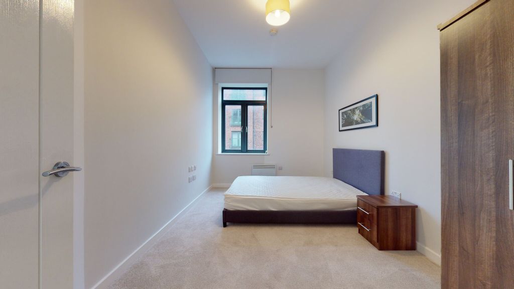 Property photo 3 of 16 Bedroom