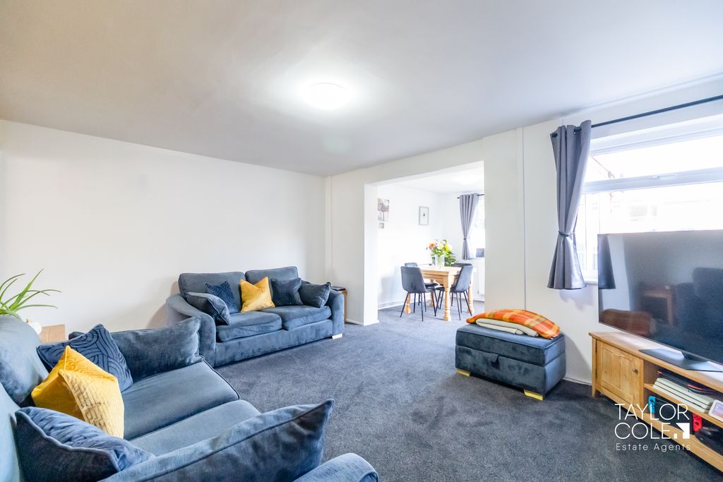 Property photo 3 of 33