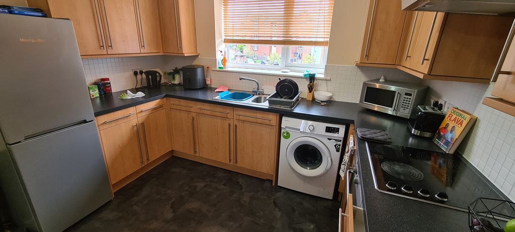 Property photo 2 of 12