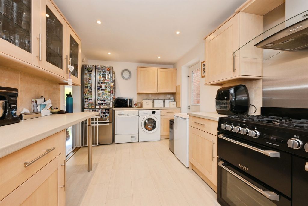 Property photo 3 of 22