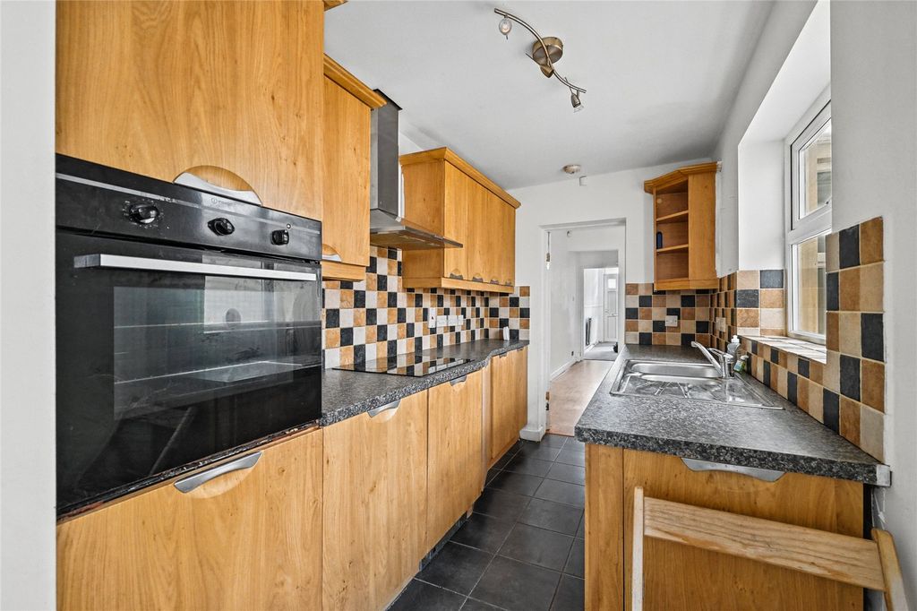 Property photo 2 of 31 Picture No. 05