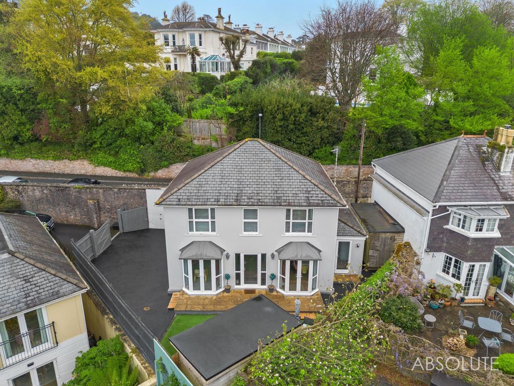 Property photo 1 of 25