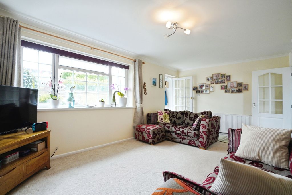 Property photo 3 of 17 Photo