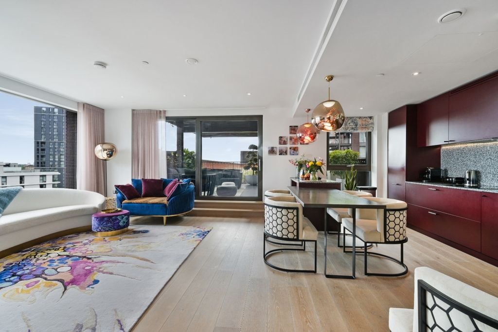 Property photo 1 of 16 8