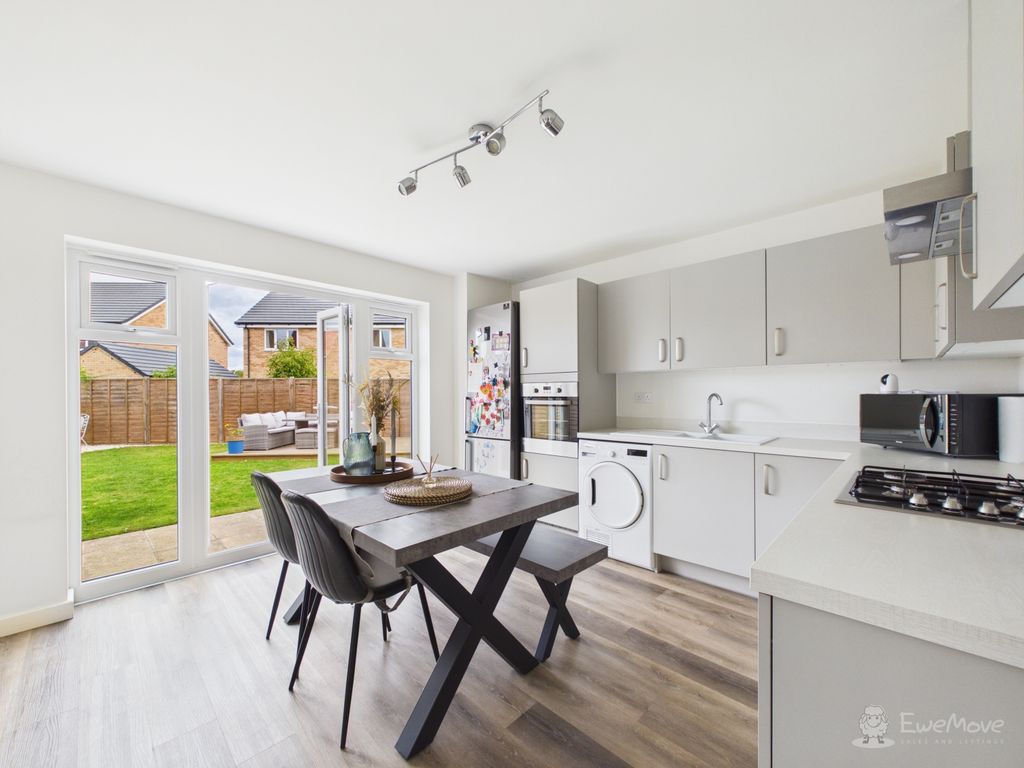 Property photo 2 of 20 Kitchen Diner- Mark Stephens Ewemove Newmarket And