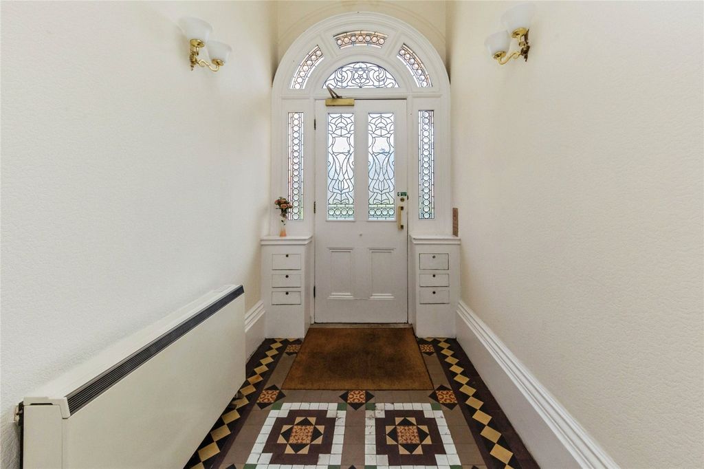 Property photo 3 of 22 Picture No. 23