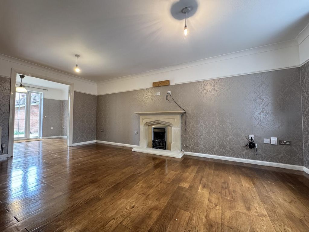 Property photo 2 of 61
